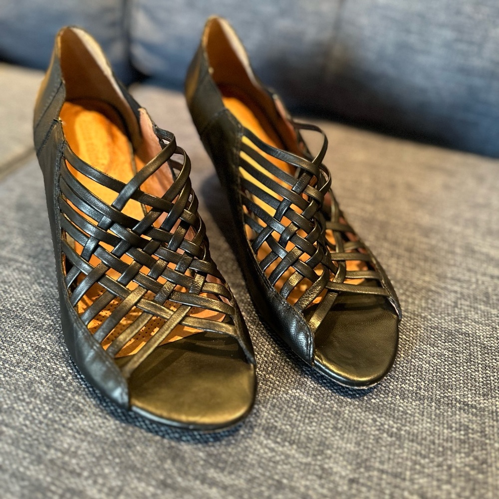 Corso Como short black woven leather heels. Light wear.